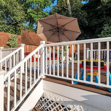 Bright Stylish Hidden Gem In Washington Dc With King Bed 75Inch Tv And Free Parking Villa Exterior photo