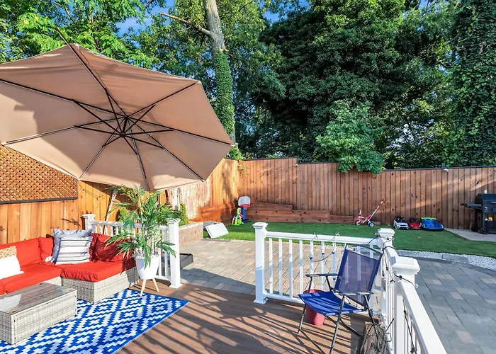 Bright Stylish Hidden Gem In Washington Dc With King Bed 75Inch Tv And Free Parking